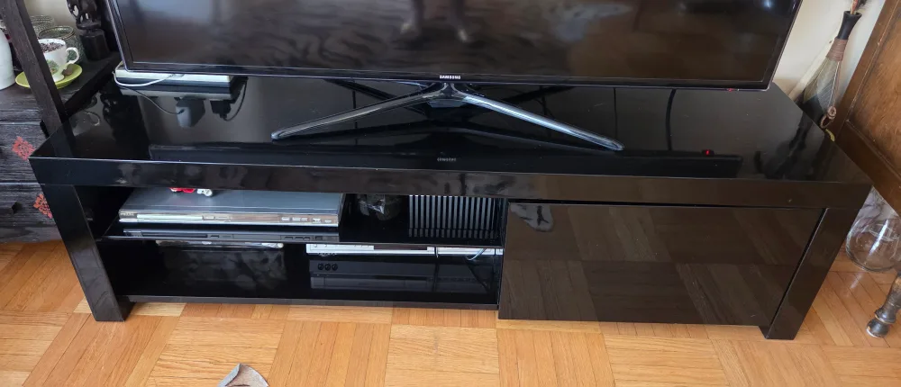 Lacquered black TV Stand - 59x16x17 inches image indicator(2)