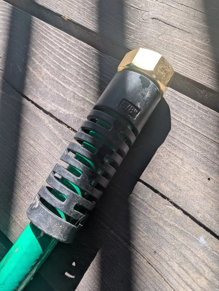 75 Foot Green 5/8" Garden Hose image indicator(2)