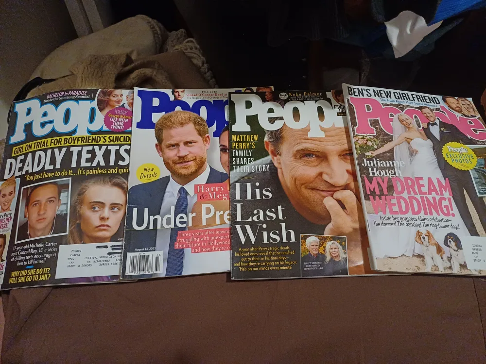 🇨🇦 Free: People Magazine - Various Issues thumbnail
