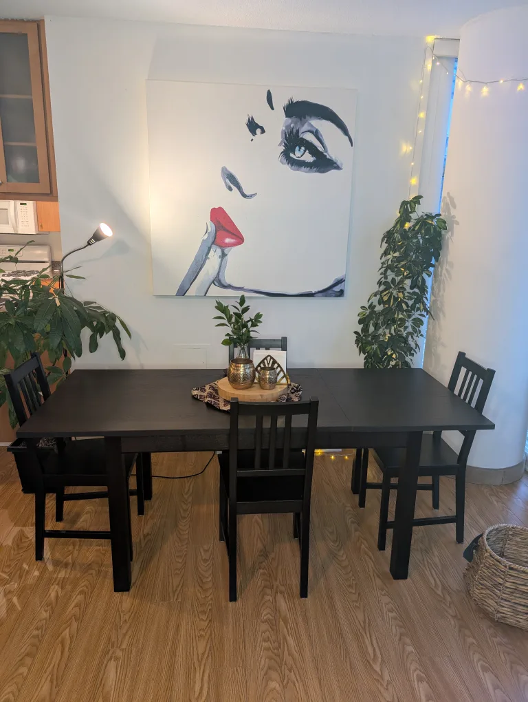 IKEA Extendable Dining Table & 4 Chairs - Black 🇨🇦 thumbnail