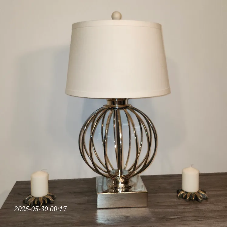 Table Lamp with Metal Cage Design image indicator(3)