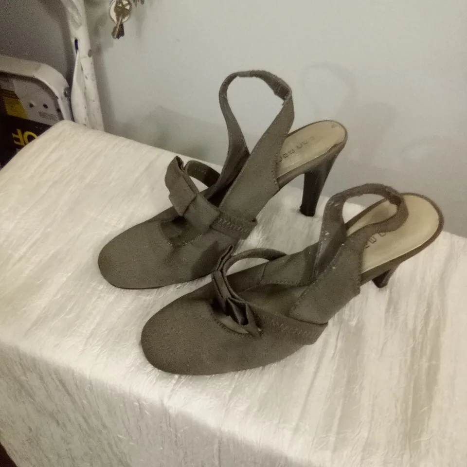 Brown Dress Heels, Size 8 thumbnail