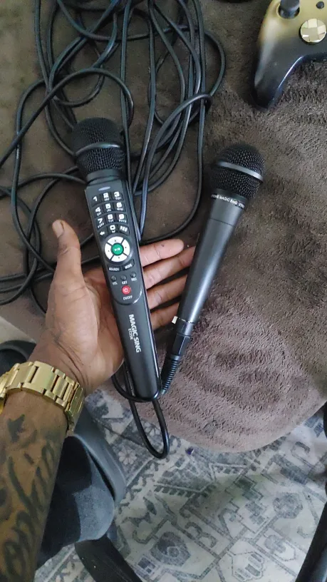 Magic Sing ET25K Karaoke Wireless System Includes 2 Microphones thumbnail