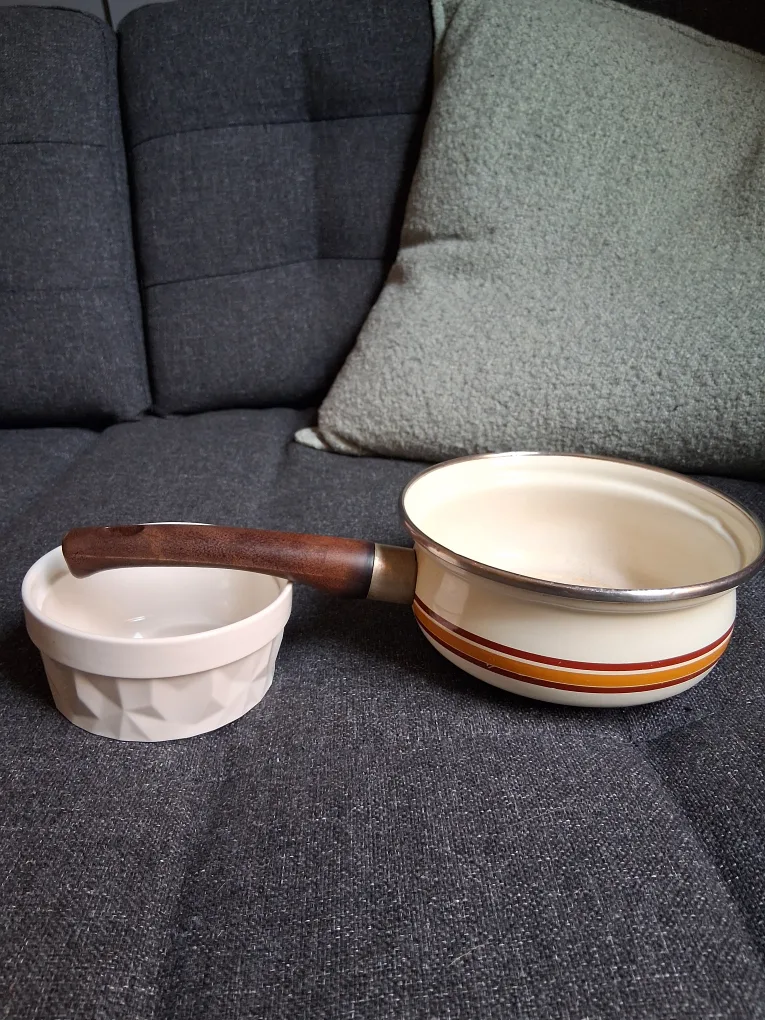 small pot and bowl 🇨🇦 thumbnail