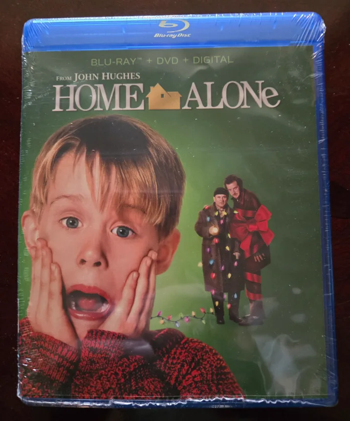 Home Alone Blu-Ray + DVD thumbnail