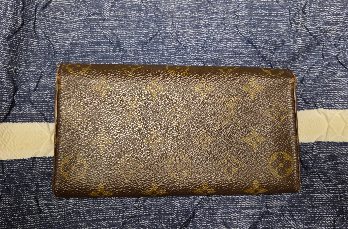 Authentic Louis Vuitton Sarah Wallet image indicator(3)