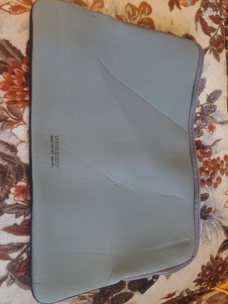 Tucano Second Skin Laptop Sleeve thumbnail