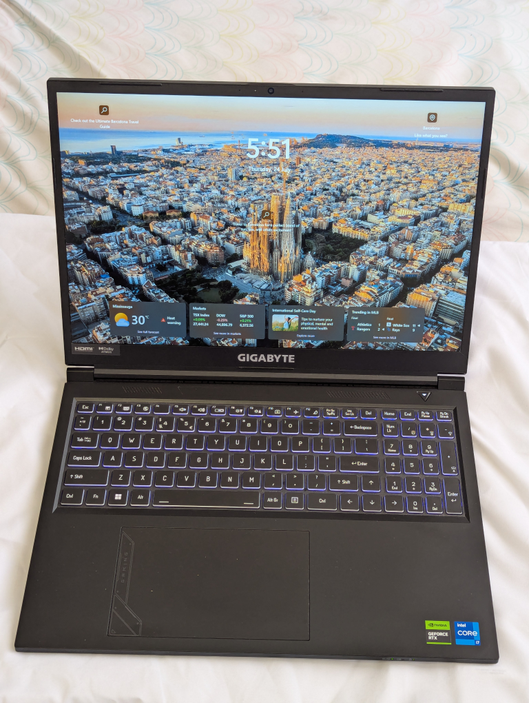 Gigabyte G6 KF Gaming i7-13620H RTX 4060 32GB RAM 1TB Like New