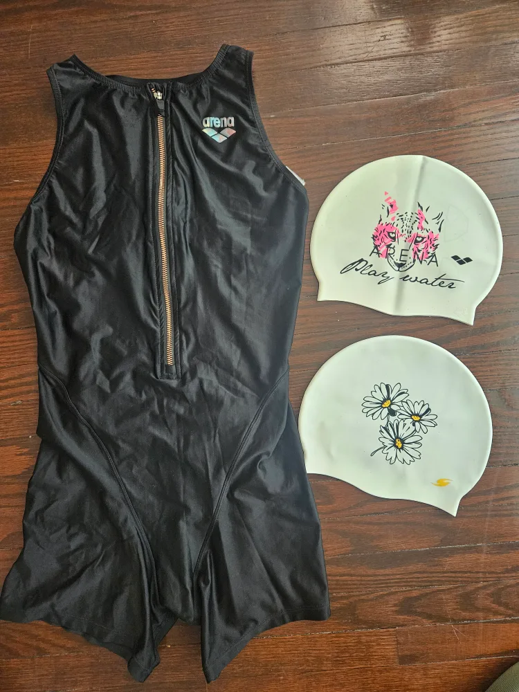 Women M Swimsuit & 2 New Swim Caps thumbnail