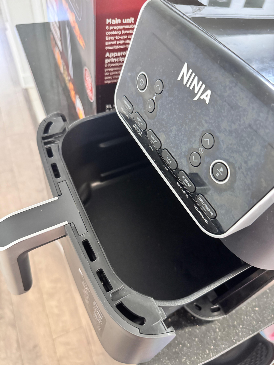 Ninja Airfryer Pro XL 6-in-1 – Like New! - photo 4