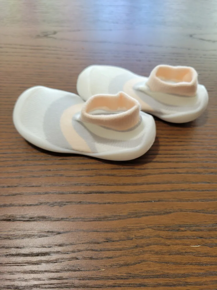 🆕️Baby Sock Shoes x 5 - Size 4-6 image indicator(2)
