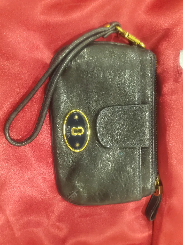 Fossil leather wrist wallet thumbnail