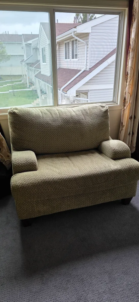 Comfortable Armchair - Great Condition! thumbnail