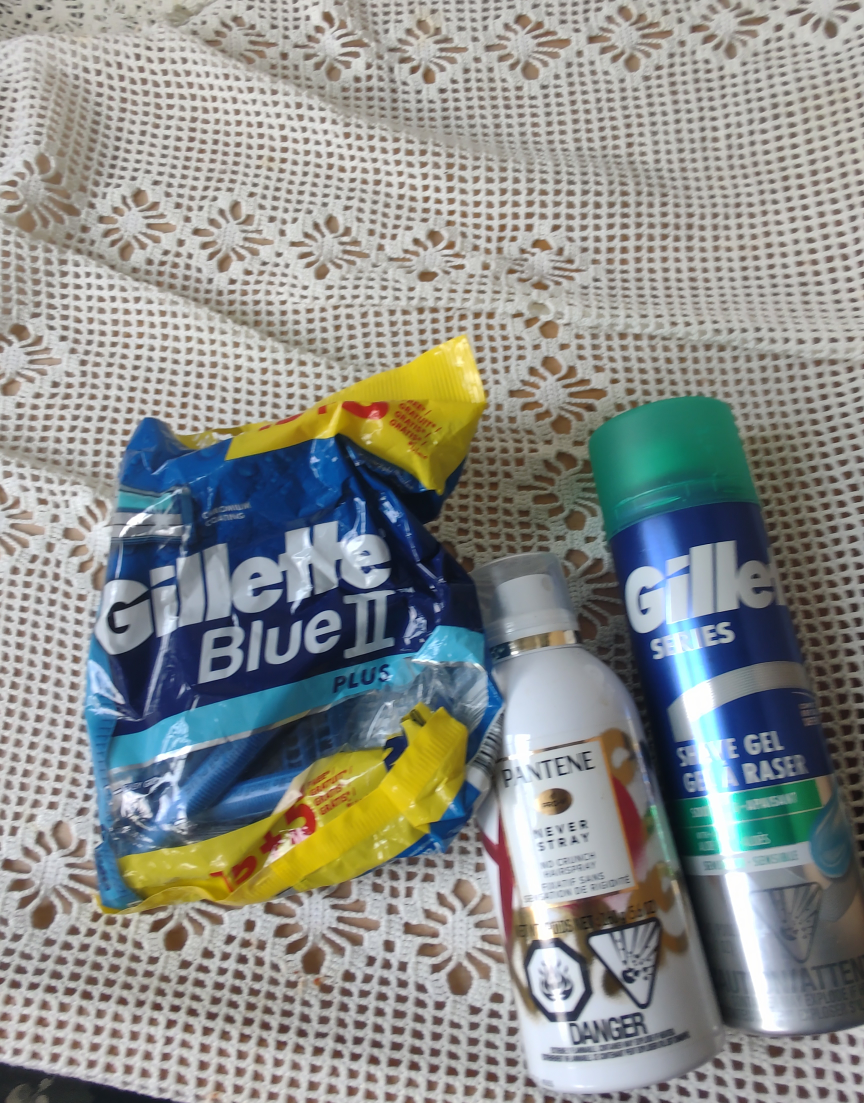 Gillette Blue II Plus & Pantene Hairspray