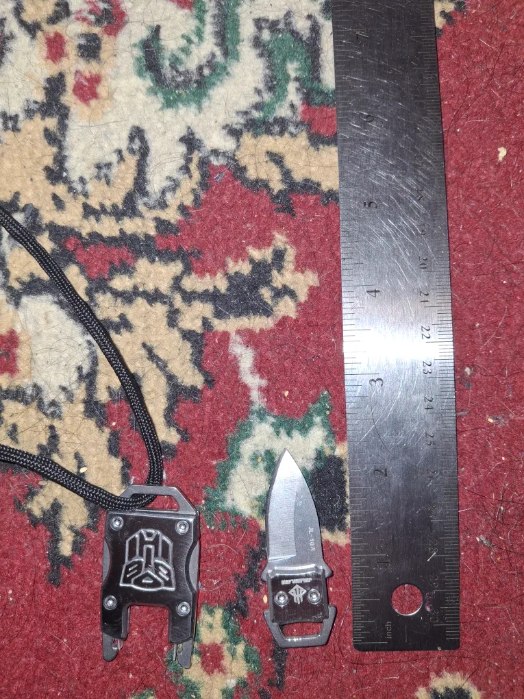 Transformers Necklace with Mini Knife image indicator(2)