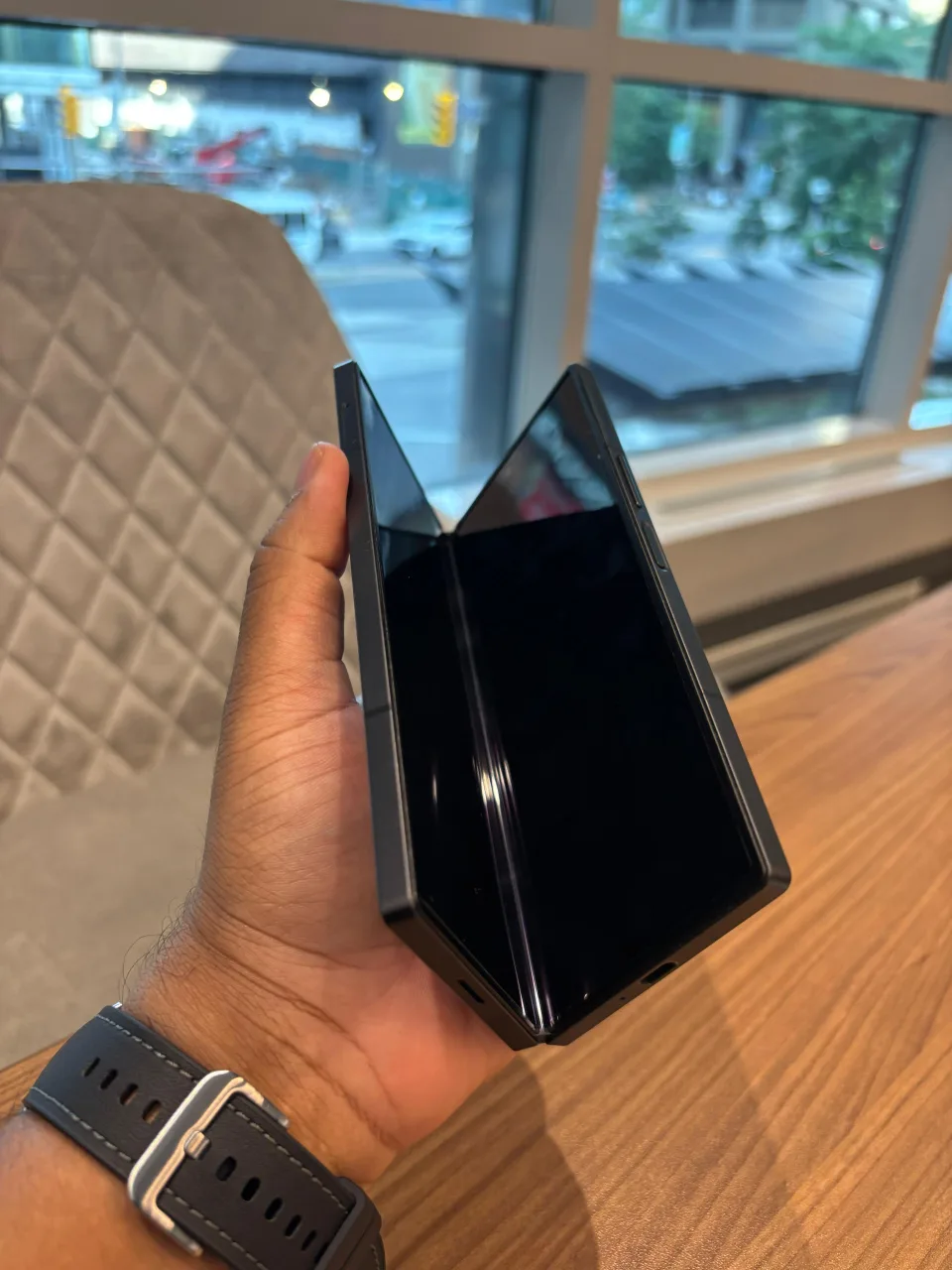 Samsung Galaxy Fold 6| 528 GB| Original Box| NO Scratches image indicator(5)