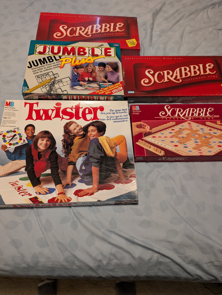 Board Games: Scrabble, Jumble Plus, Twister - photo 4