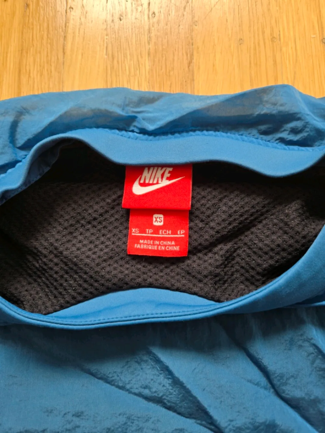 Nike Blue Crinkle Tank Top with mesh - Size XS image indicator(5)