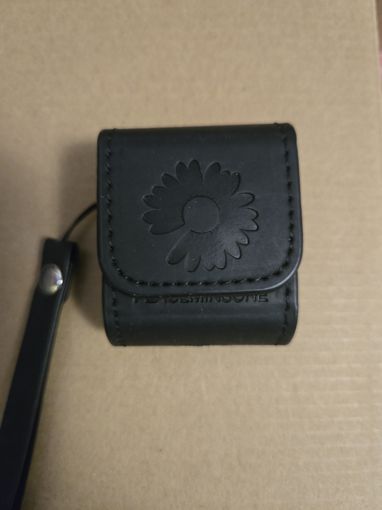 PEACEMINUSONE AirPods Case - Black