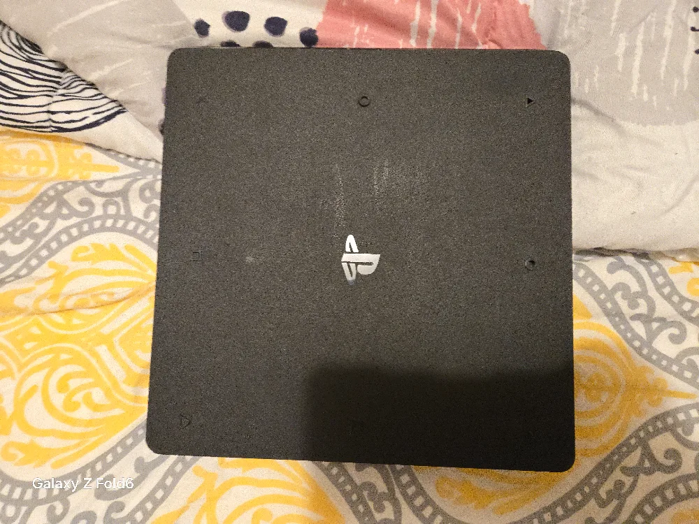 Sony PlayStation 4 Slim thumbnail