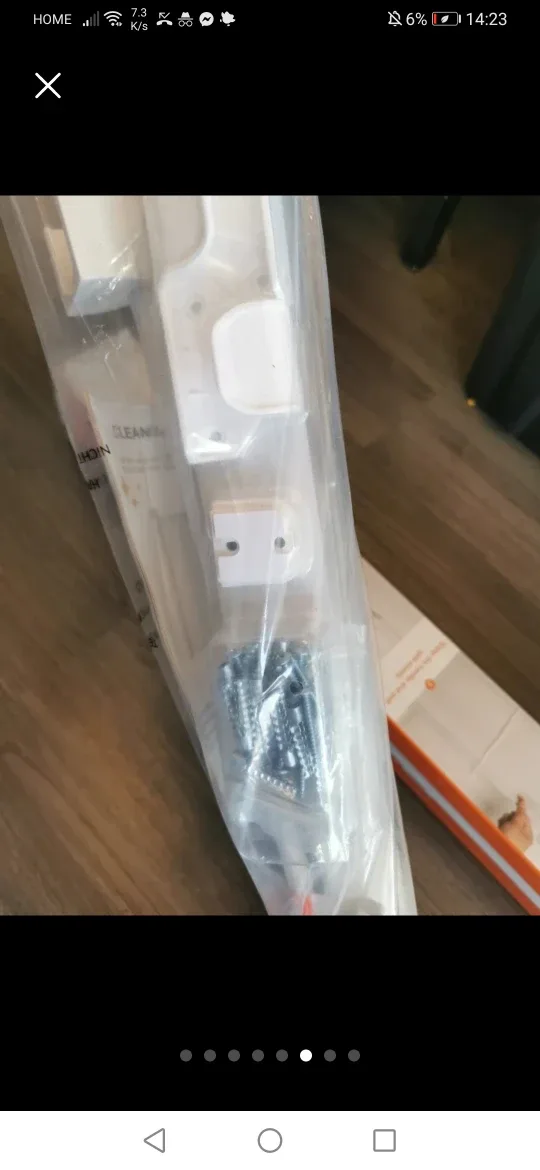 Retractable Safety Gate 55 inch - White image indicator(7)