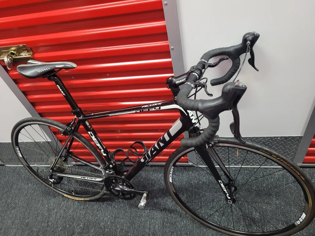 Giant Defy Road Bike - Black/White thumbnail