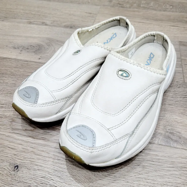 DKNY White Sneakers Shoes Size: 7 thumbnail