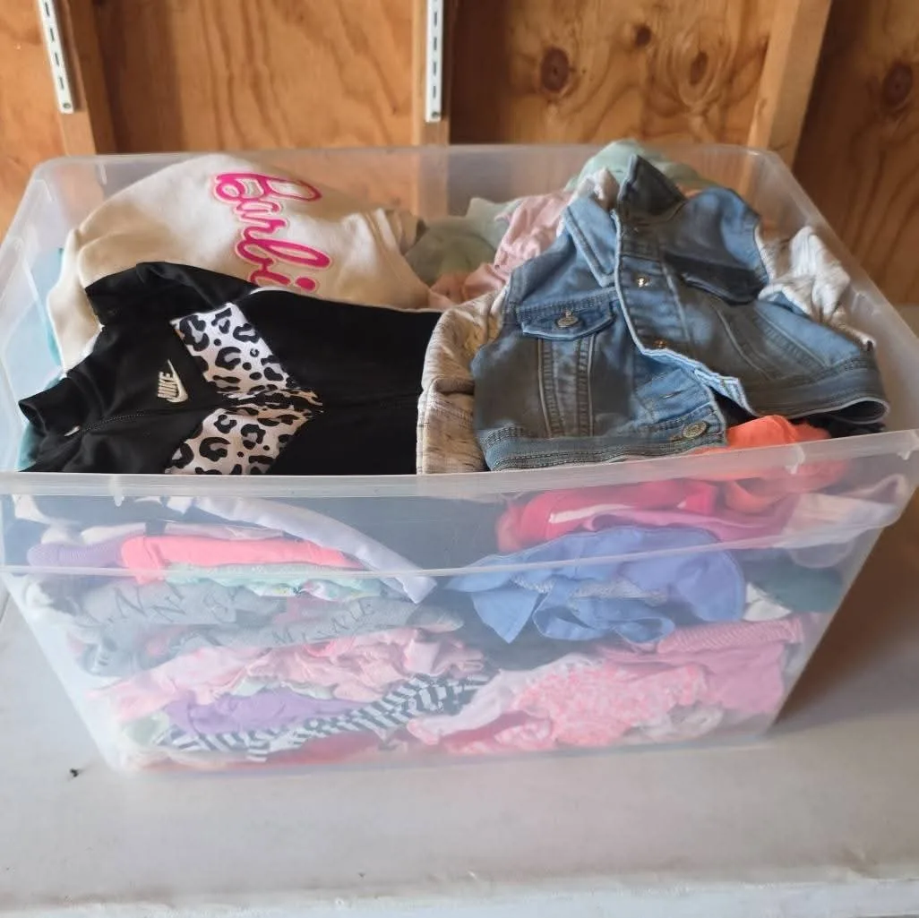 Huge Lot of Baby/Toddler Clothes thumbnail