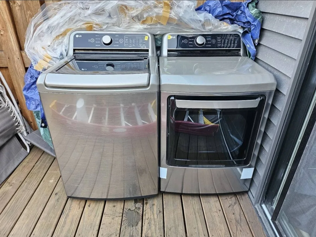 LG ThinQ Smart Washer/Dryer Set (Electric) thumbnail