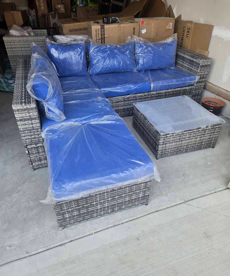 Brand New 4 pc Outdoor Sofa Sectional set. assembled