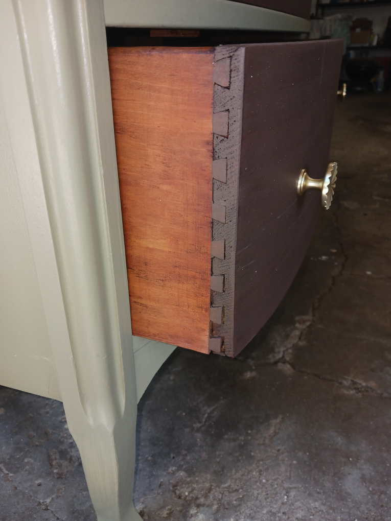 Refurbished 4-drawer dresser - photo 3