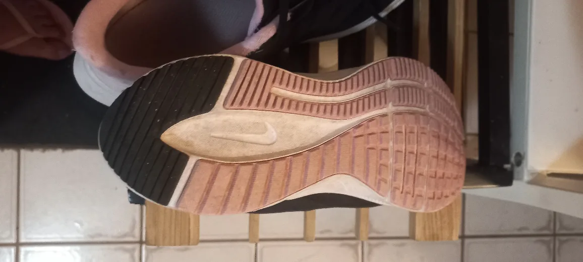 Nike Zoom Running Shoes, Black/Pink image indicator(2)