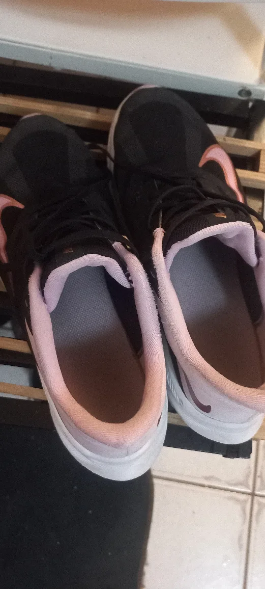 Nike Zoom Running Shoes, Black/Pink image indicator(3)