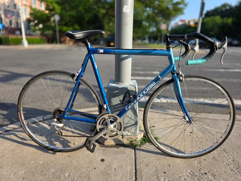 Cannondale R500 Road Bike 200$ firm thumbnail
