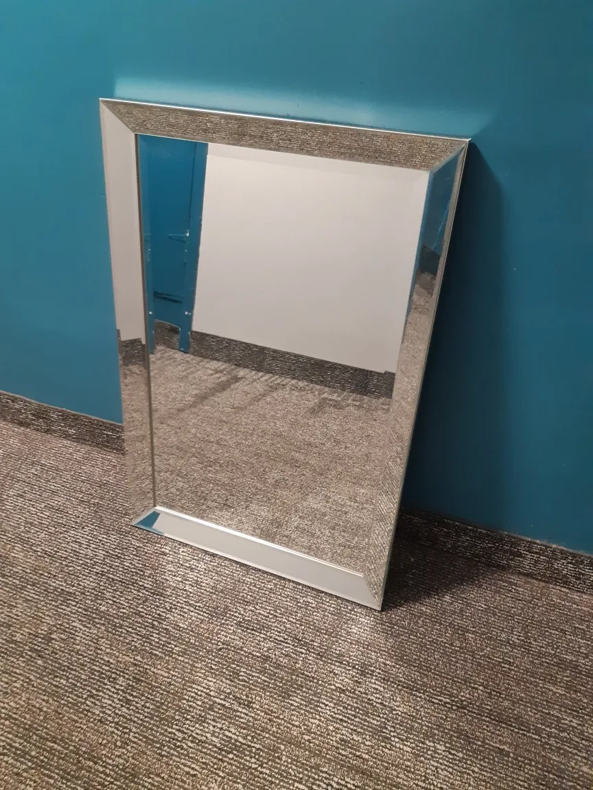 Framed Wall Mirror 🇨🇦 thumbnail