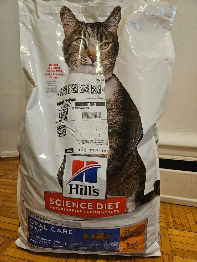 Hill's Science Diet Oral Adult Cat Food 17 LB thumbnail