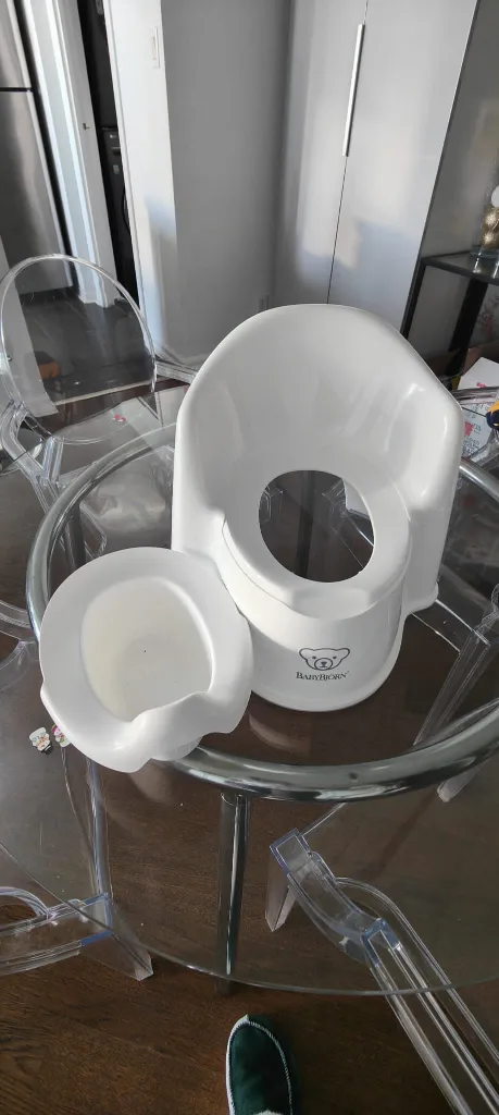 BabyBjorn Potty Chair - White thumbnail