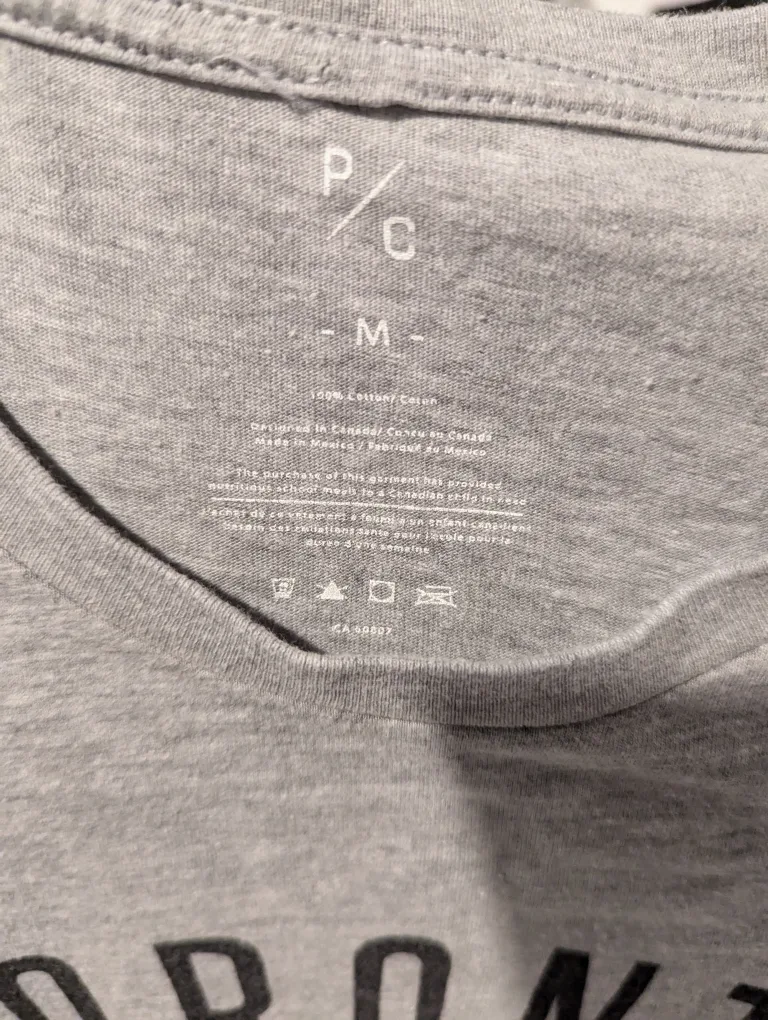 🇨🇦 P/C Toronto Vs Everybody Raptors T-shirt - Size M image indicator(2)