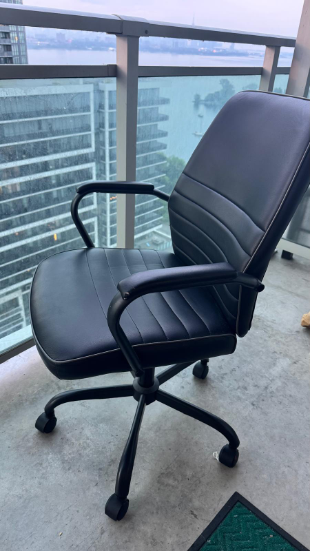 Black Office Chair - photo 2