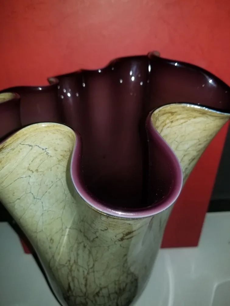 Decorative Beige and Brown Vase image indicator(8)