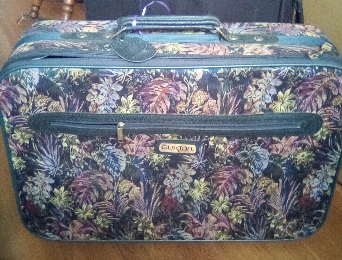 Buxton 24" luggage thumbnail