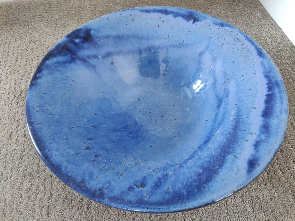 Large Decorative Glazed Pottery Fruit Bowl / Centerpiece Decor image indicator(2)