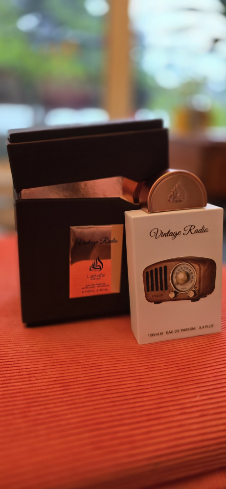 Lattafa Vintage Radio Eau de Parfum 100ml men cologne