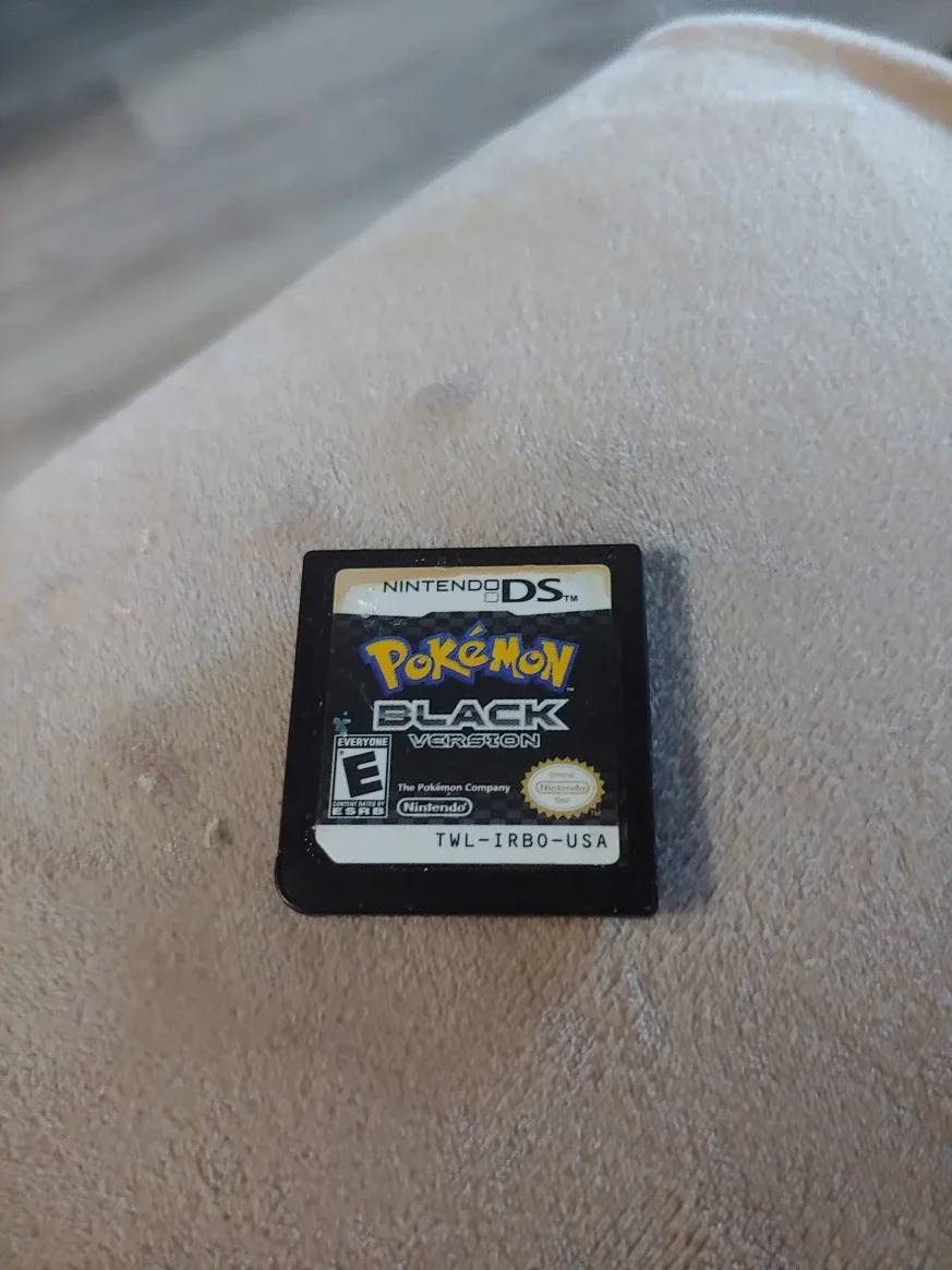 Pokémon Black Version for Nintendo DS thumbnail