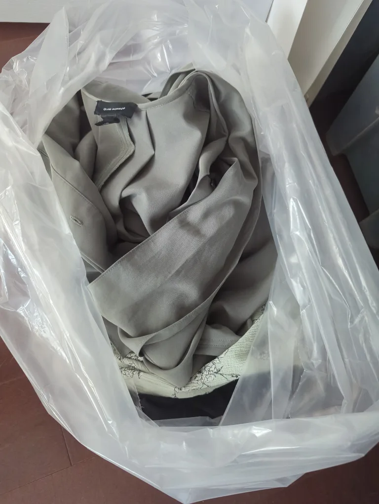 Free - women's work clothes (Frank & Oak, Club Monaco, etc) thumbnail