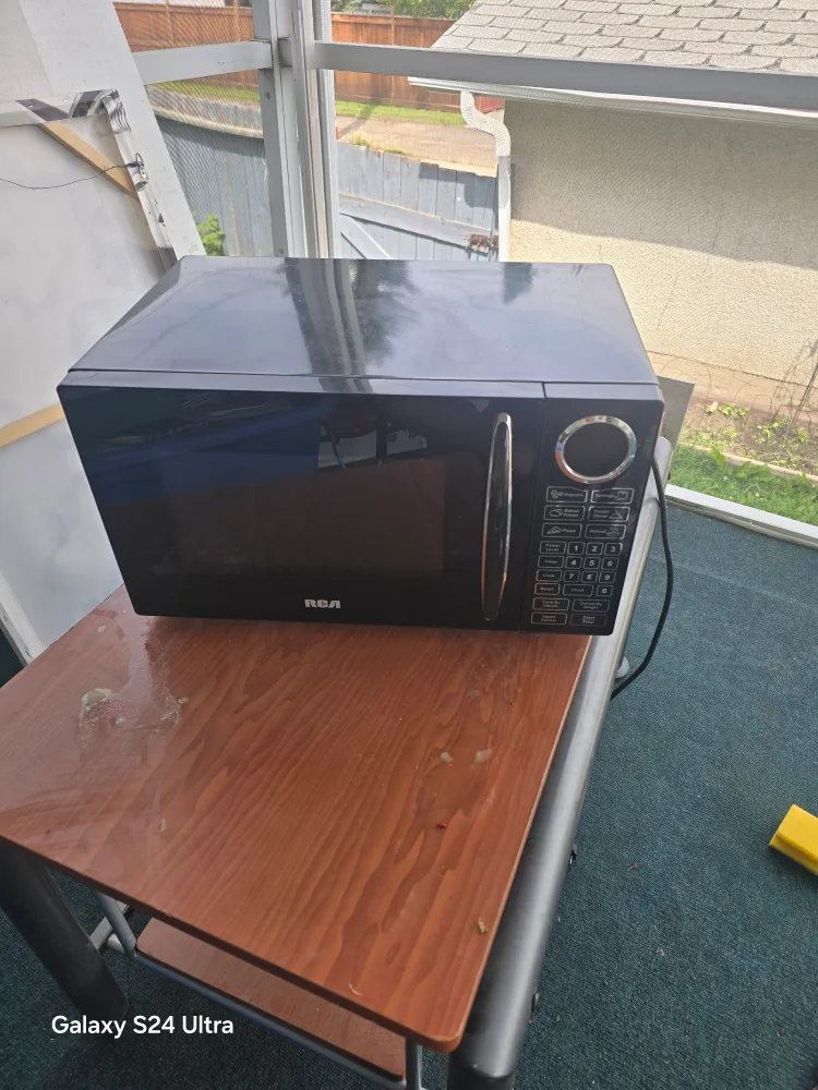 RCA Microwave - Black image indicator(2)