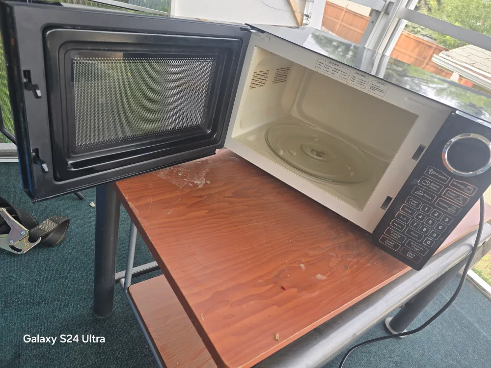 RCA Microwave - Black image indicator(3)