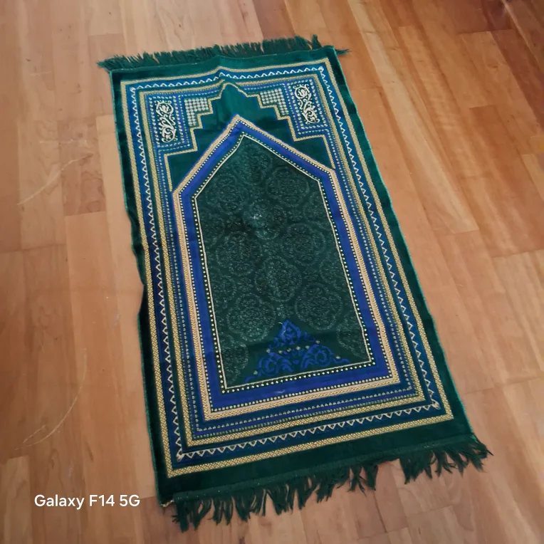 Prayer mats thumbnail