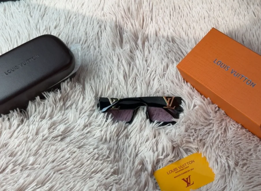(80$ Each) Sunglasses Available for Men and Women 🔥🔥🔥🔥 thumbnail