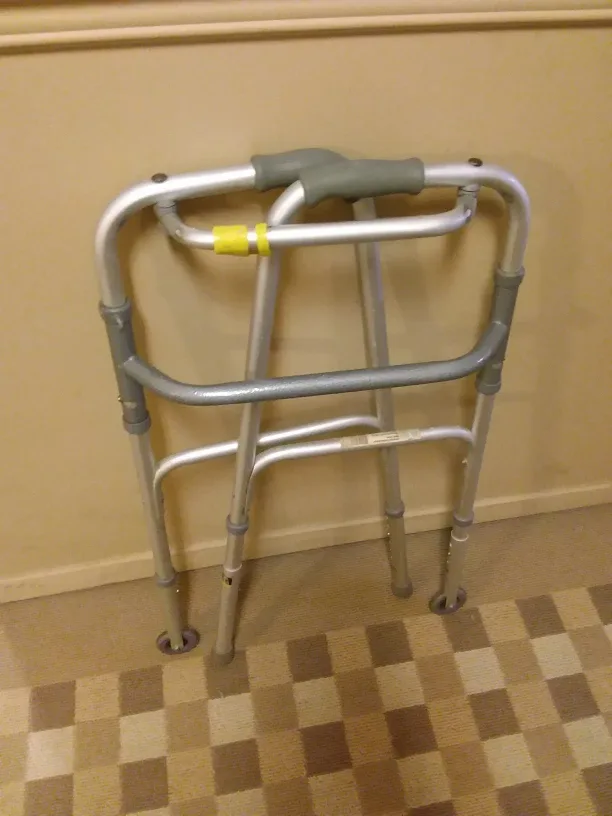 ➡️ Foldable Assist Walker  🇨🇦 image indicator(2)